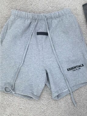 Essential dark oatmeal shorts